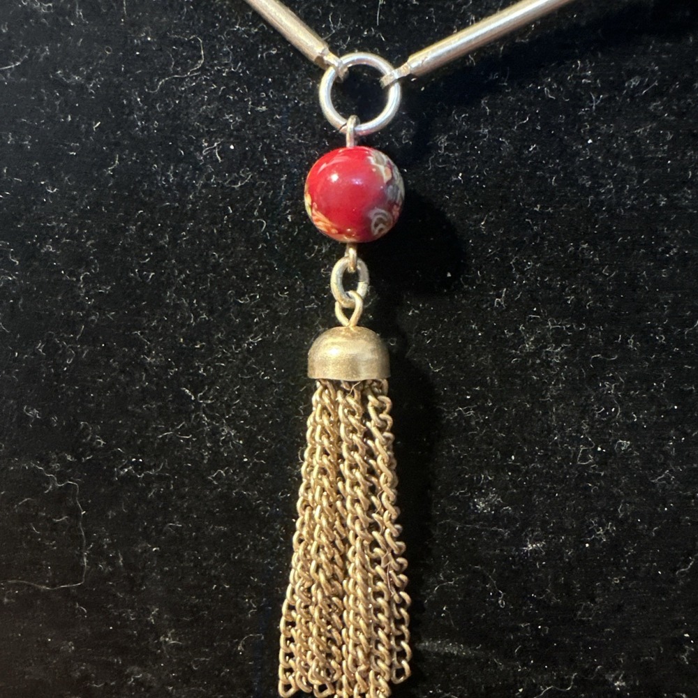 Sarah Coventry Gold-tone Necklace with Red Beads and Tassel - Picture 6 of 13